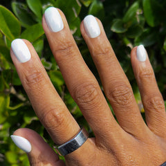 White Jelly Chrome - Press-On | Extra Short | Round