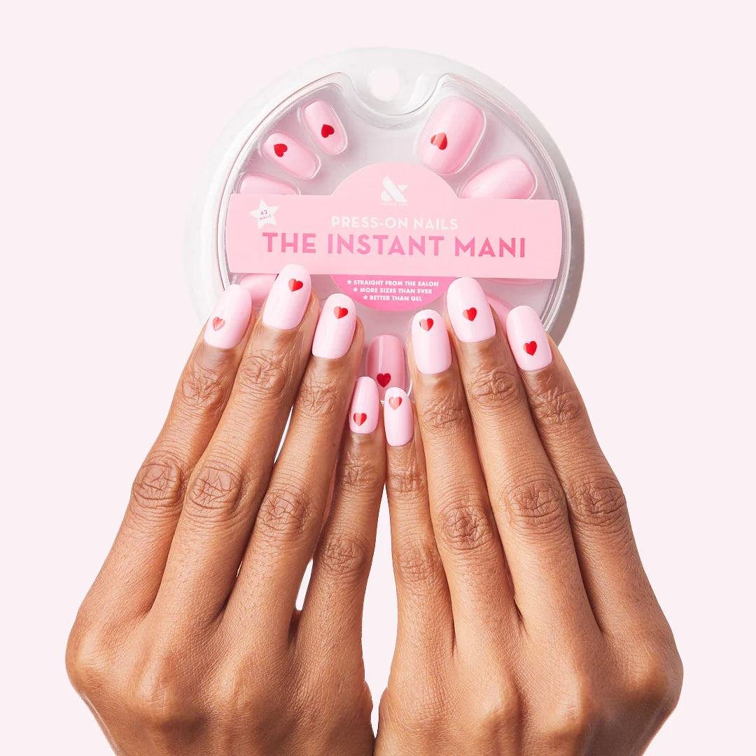 Pink Perfect Heart - Press-On | Round | Short